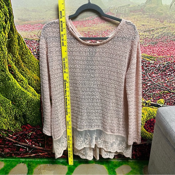 Alter’d State lightweight sweater A’reve pink lace knot size large - Picture 8 of 10